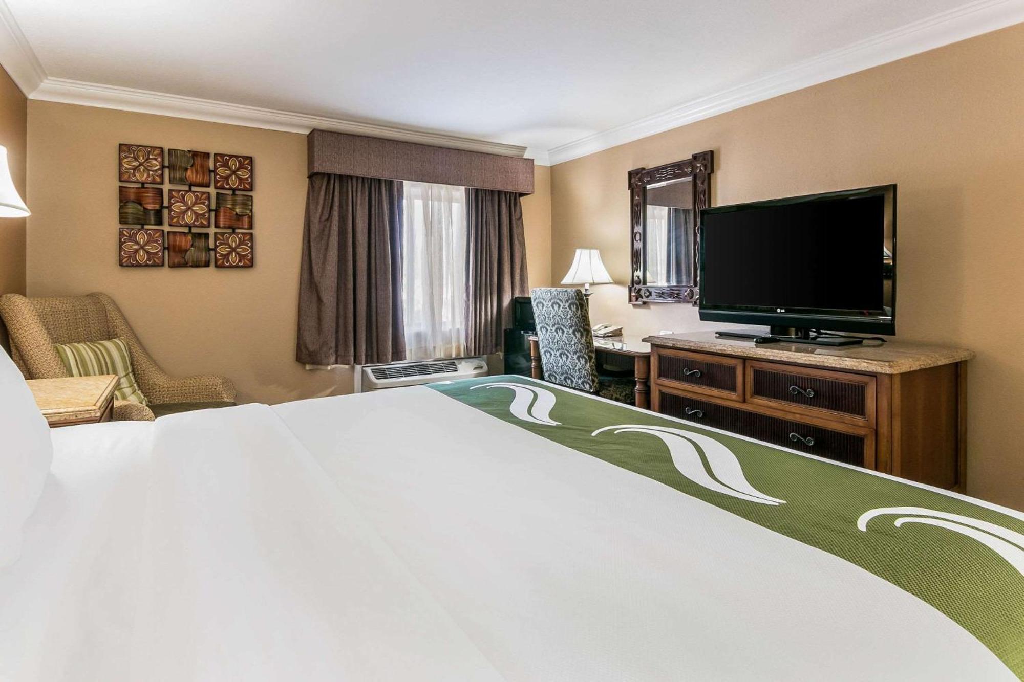 Quality Inn & Suites Atlanta Airport South College Park Exterior photo